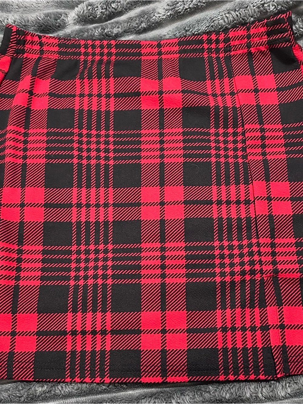 Women’s Red and Black Plaid Skirt